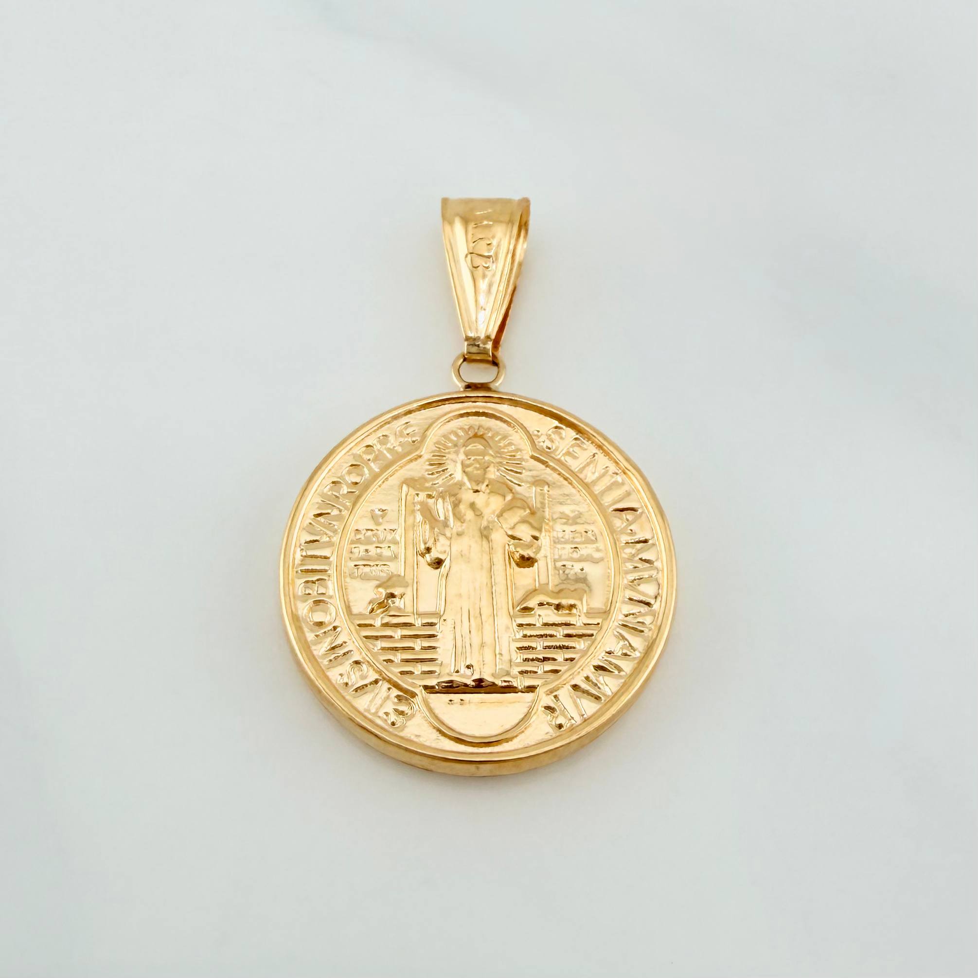 Dije San Benito 2.6 g / 1 1/4 in Oro Amarillo 18K