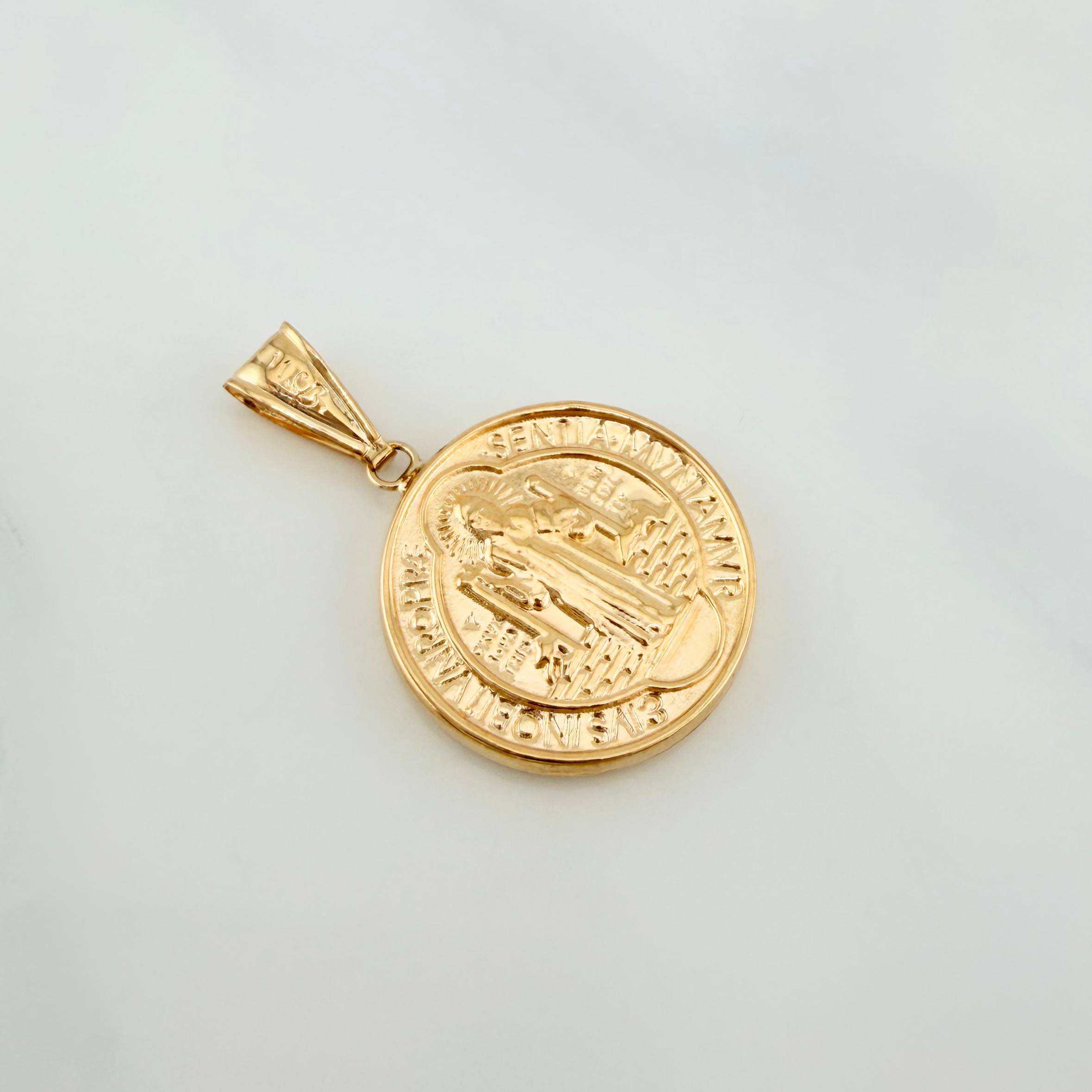 Dije San Benito 2.6 g / 1 1/4 in Oro Amarillo 18K
