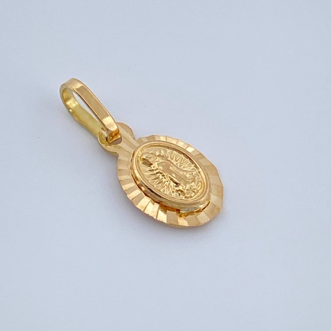 Dije Virgen Guadalupe 0.6gr / 1/2 in / Oro Amarillo 18K %