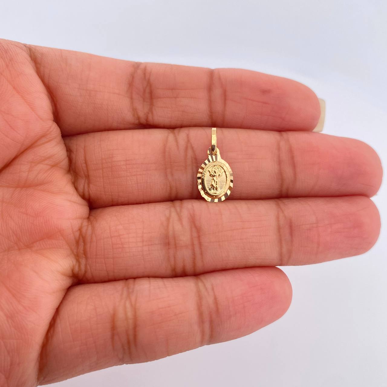 Divine Child Pendant 0.7gr / 3/4 in / Yellow Gold 18K %