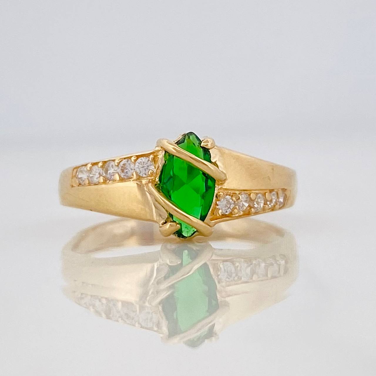 Curved Solitaire Ring 2.55g / T7 3/4 Yellow Gold 18K