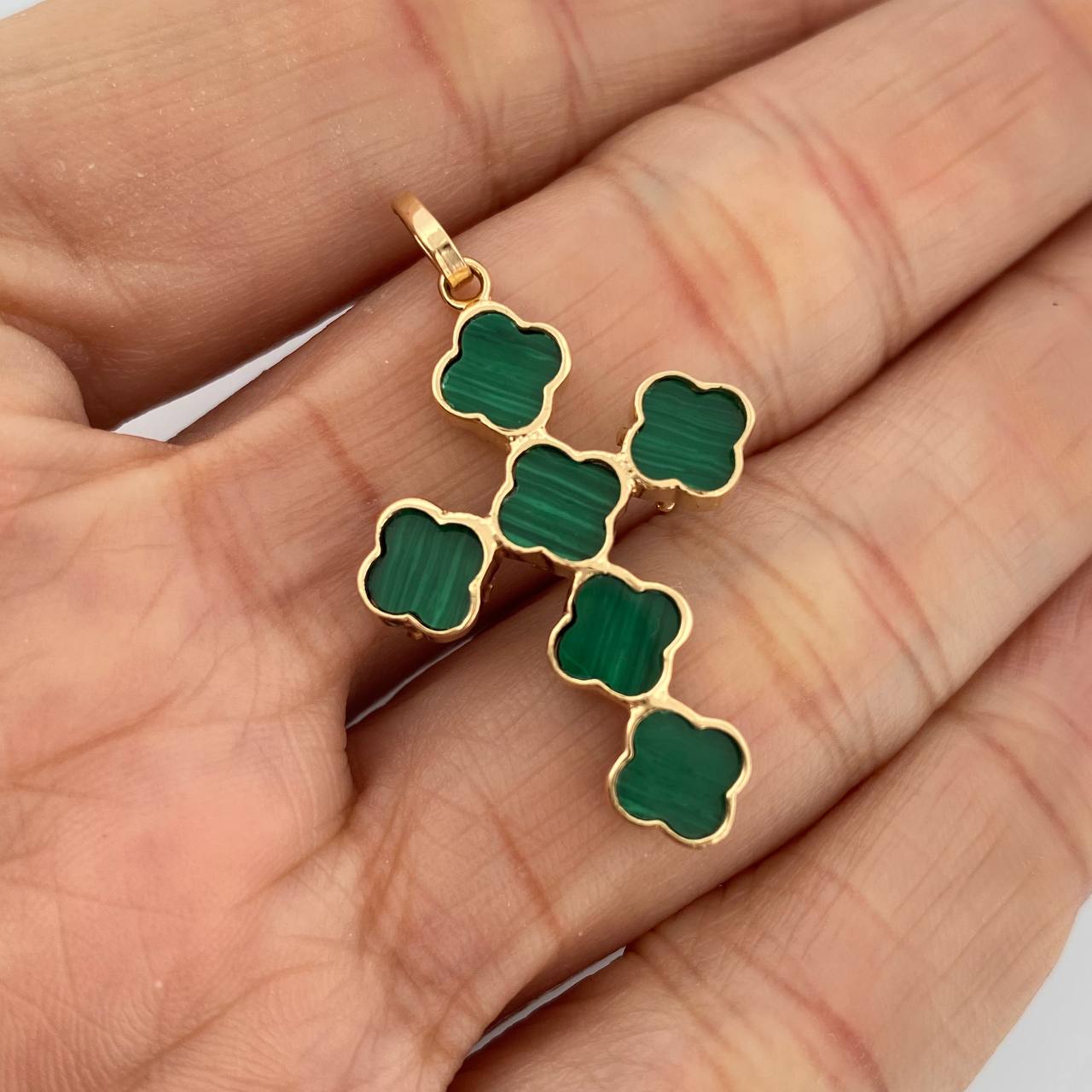 Dije Cruz Trebol 2.6gr / 1 1/2 in / Oro Amarillo Nac.Esp. 18K %