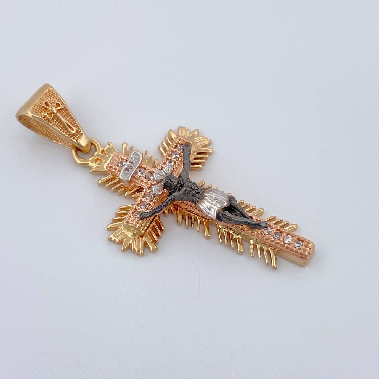 Dije Cruz Cristo Milagroso de Buga 4.15gr / 1 1/2 in / Tres Oros 18K %