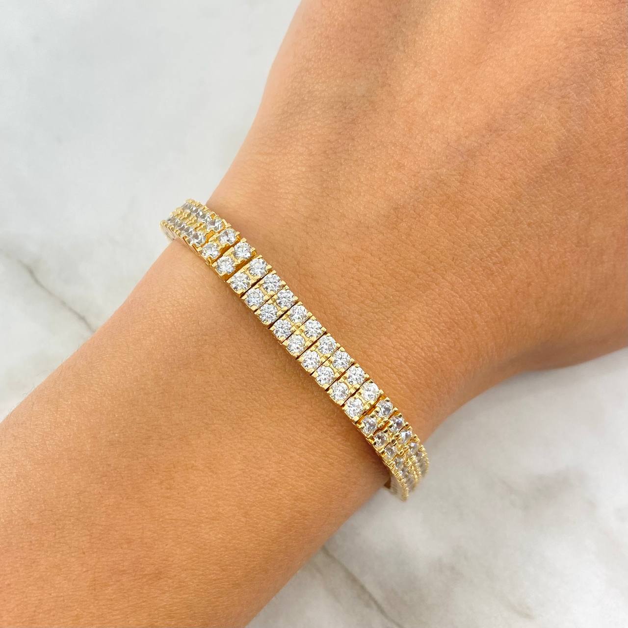 Pulso Tennis 22.95gr / 18cm / 5.8mm Circones Blancos Oro Amarillo *