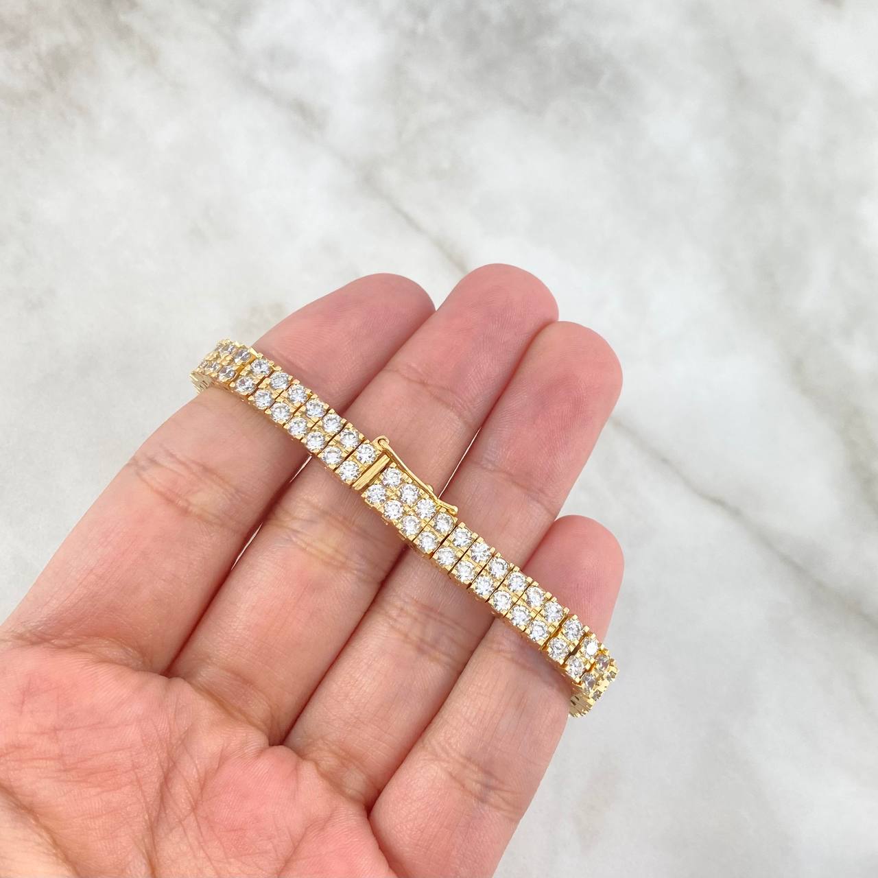 Pulso Tennis 22.95gr / 18cm / 5.8mm Circones Blancos Oro Amarillo *