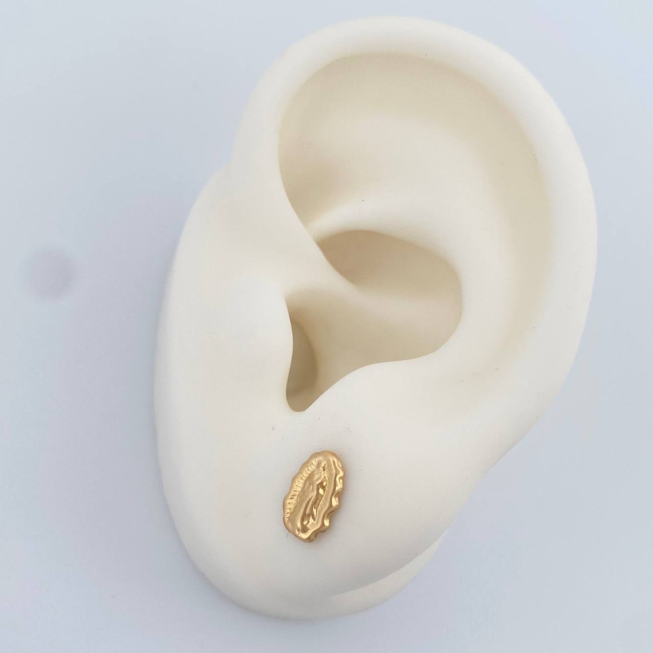 Virgin of Guadalupe Stud Earrings 0.7gr / 8.22mm 18K Yellow Gold &