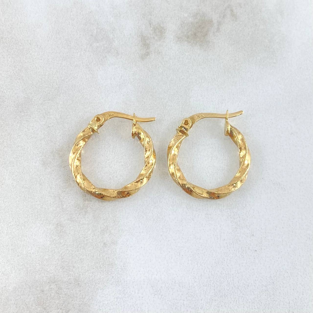 Candongas Amber 2.15gr / 2.5cm / Entorchadas Punteadas Oro Amarillo 18K ©