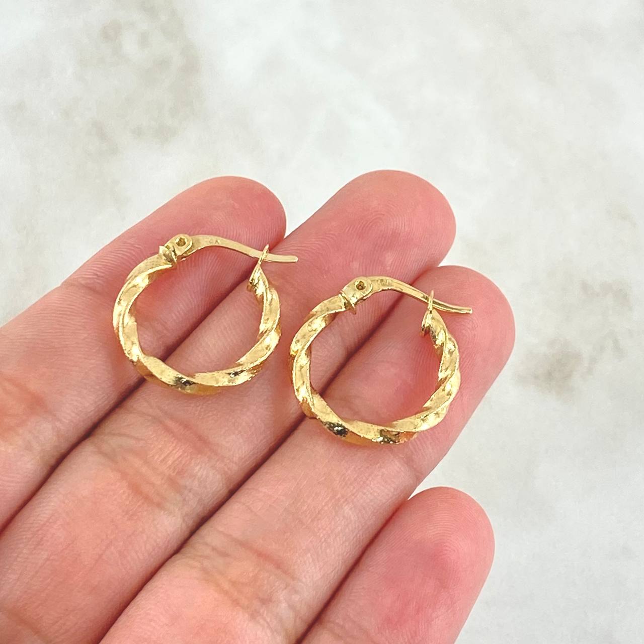 Candongas Amber 2.15gr / 2.5cm / Entorchadas Punteadas Oro Amarillo 18K ©