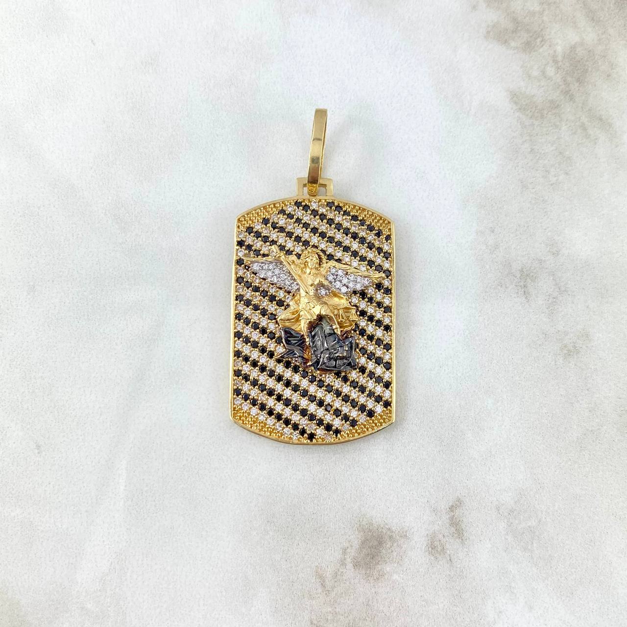 Pendant San Miguel Plate 14.8gr / 5.3cm / White Black Zircons Three Golds (Offer)