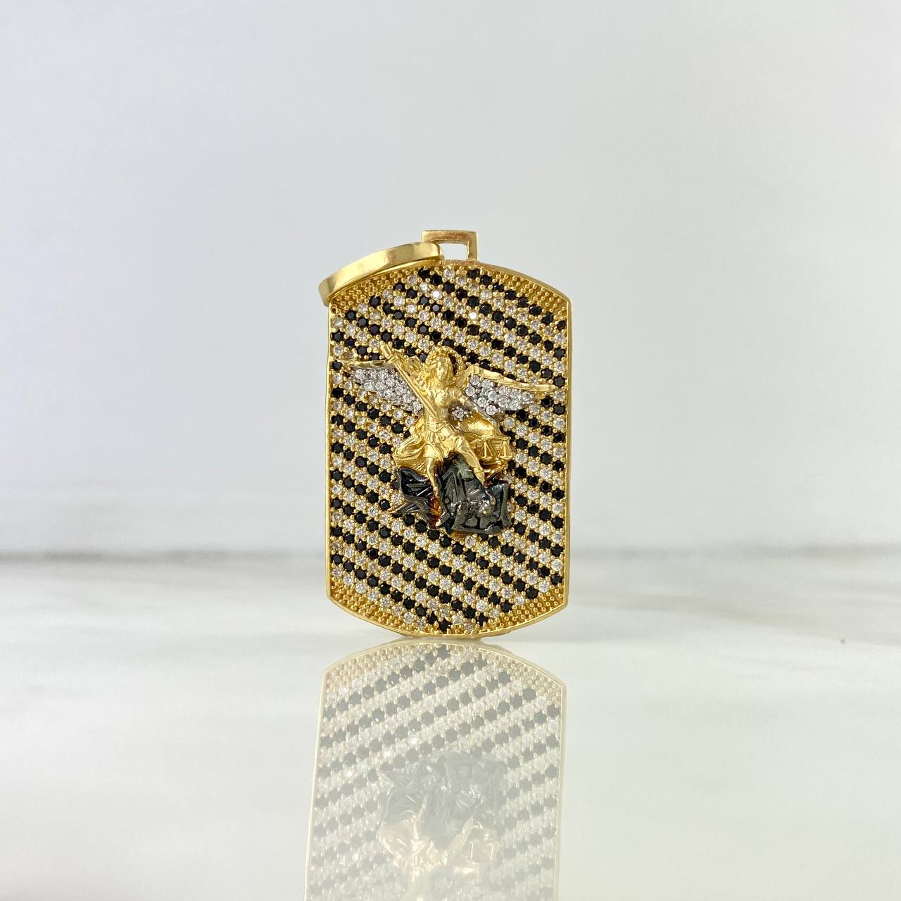 Pendant San Miguel Plate 14.8gr / 5.3cm / White Black Zircons Three Golds (Offer)