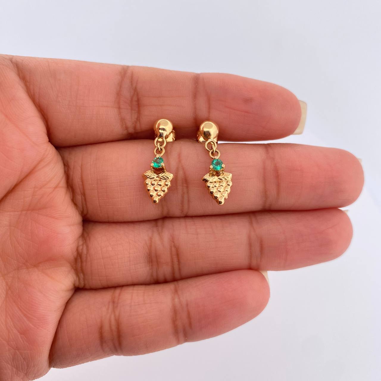 Topos Arete Uva Esmeralda 1.5gr / 3/4 in / 6.75mm Oro Amarillo 18K %