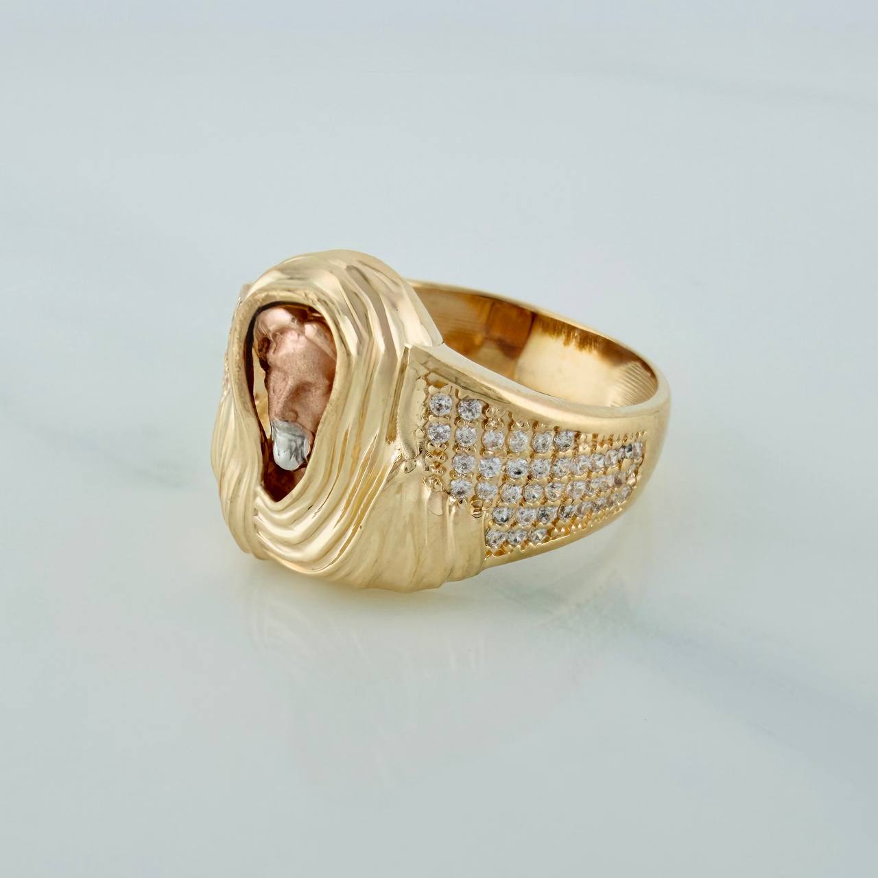 Anillo Rostro Cristo 8.15gr / T10 1/4 / Tres Oros 18K $