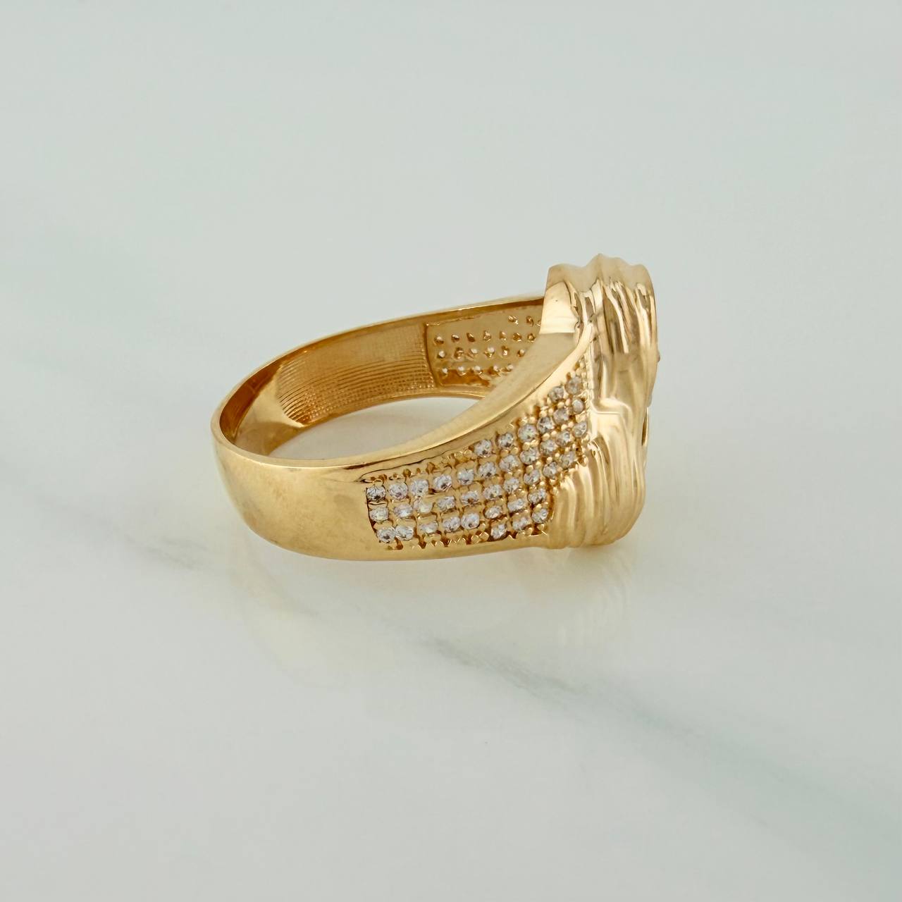 Anillo Rostro Cristo 8.15gr / T10 1/4 / Tres Oros 18K $