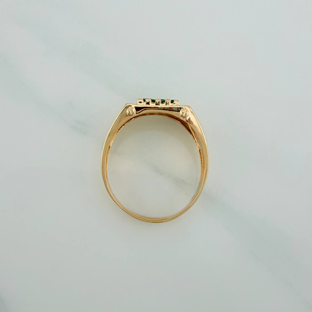 Anillo Sello Cuadrado 4.75gr / T9 / Oro Amarillo 18K $
