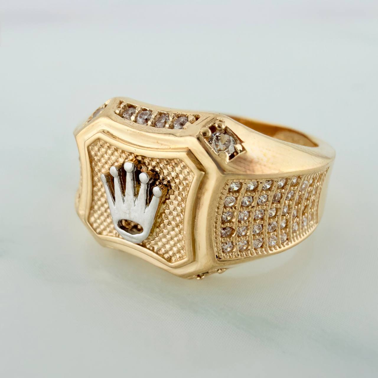 Ring Signet Crown 8.4gr / T10 1/2 / Two Golds Yellow White 18K $