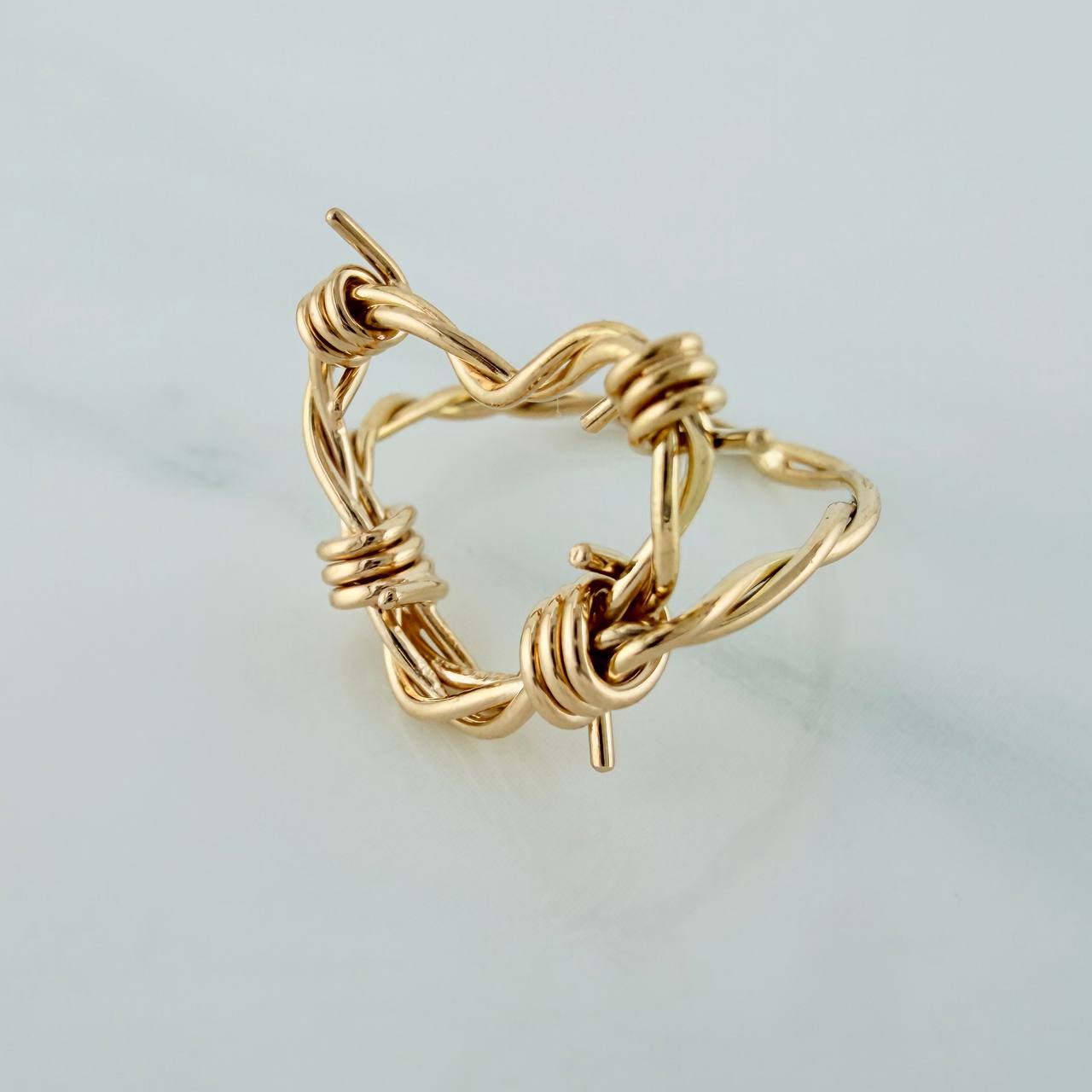 Anillo Corazon Alambrado 2.2gr / T3 1/2 / Oro Amarillo 18K $