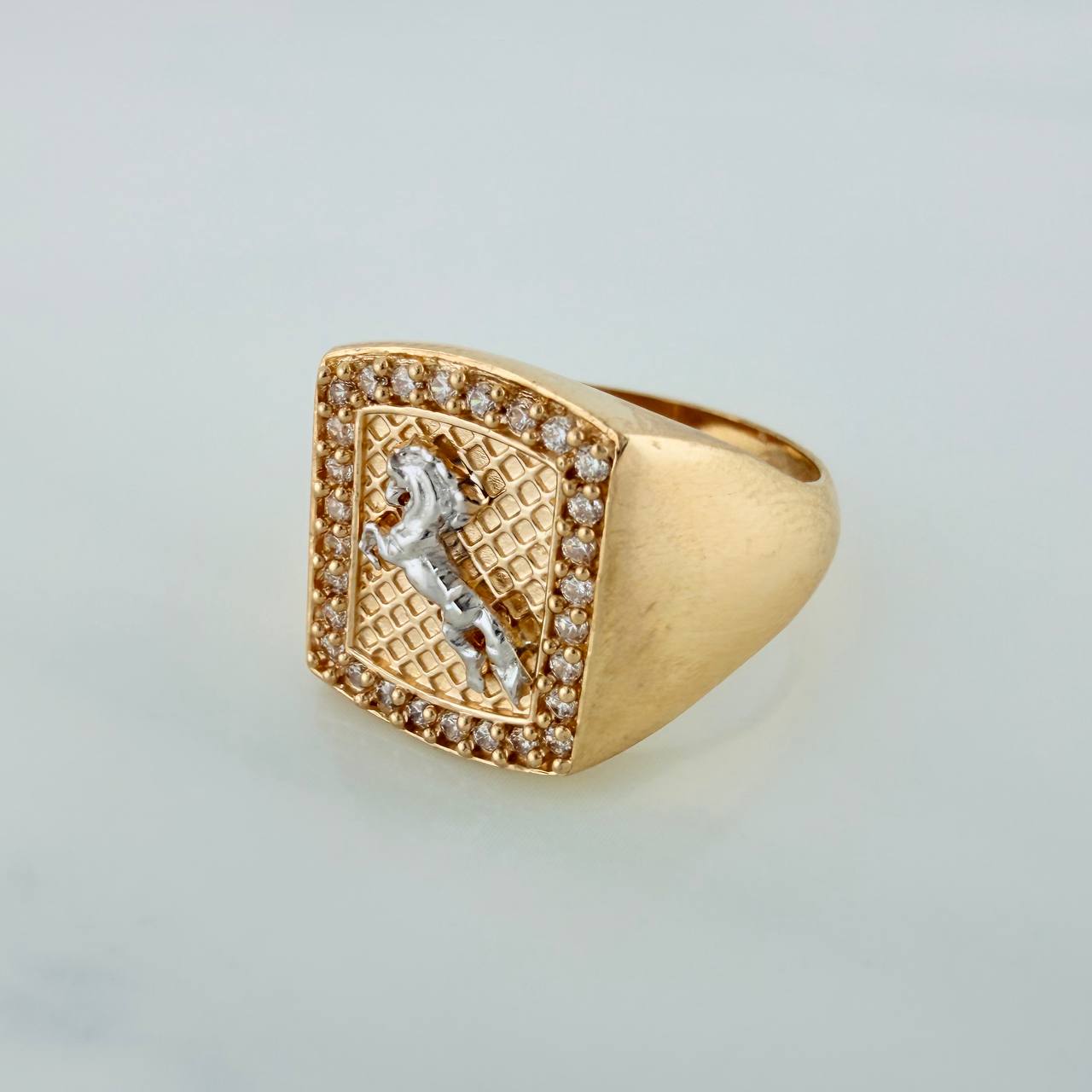 Anillo Sello Caballo 8.7gr / T9 / Dos Oros Amarillo Blanco 18K $