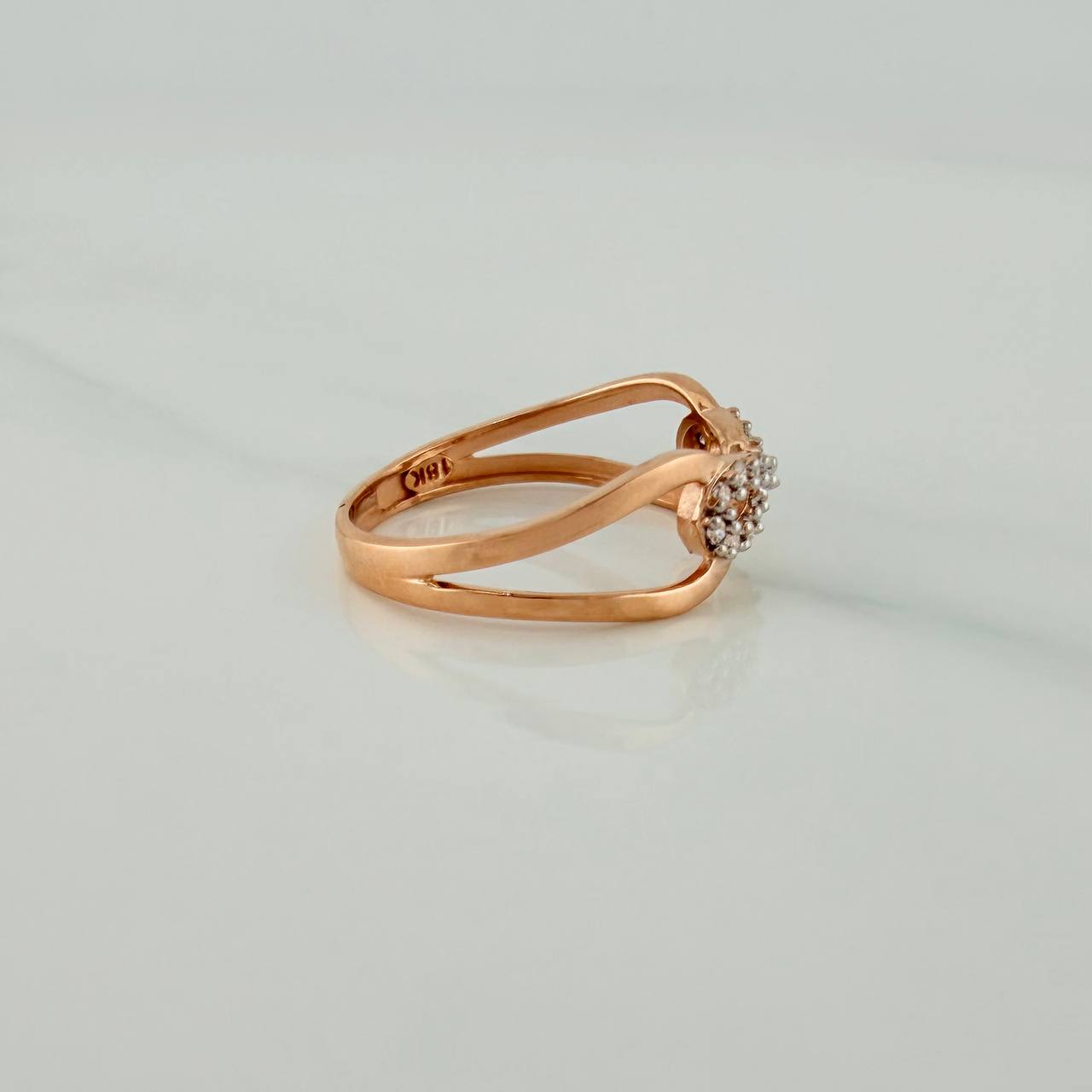 Infinity Ring 1.8gr / T5 1/4 / Two-Tone White Rose Gold 18K $