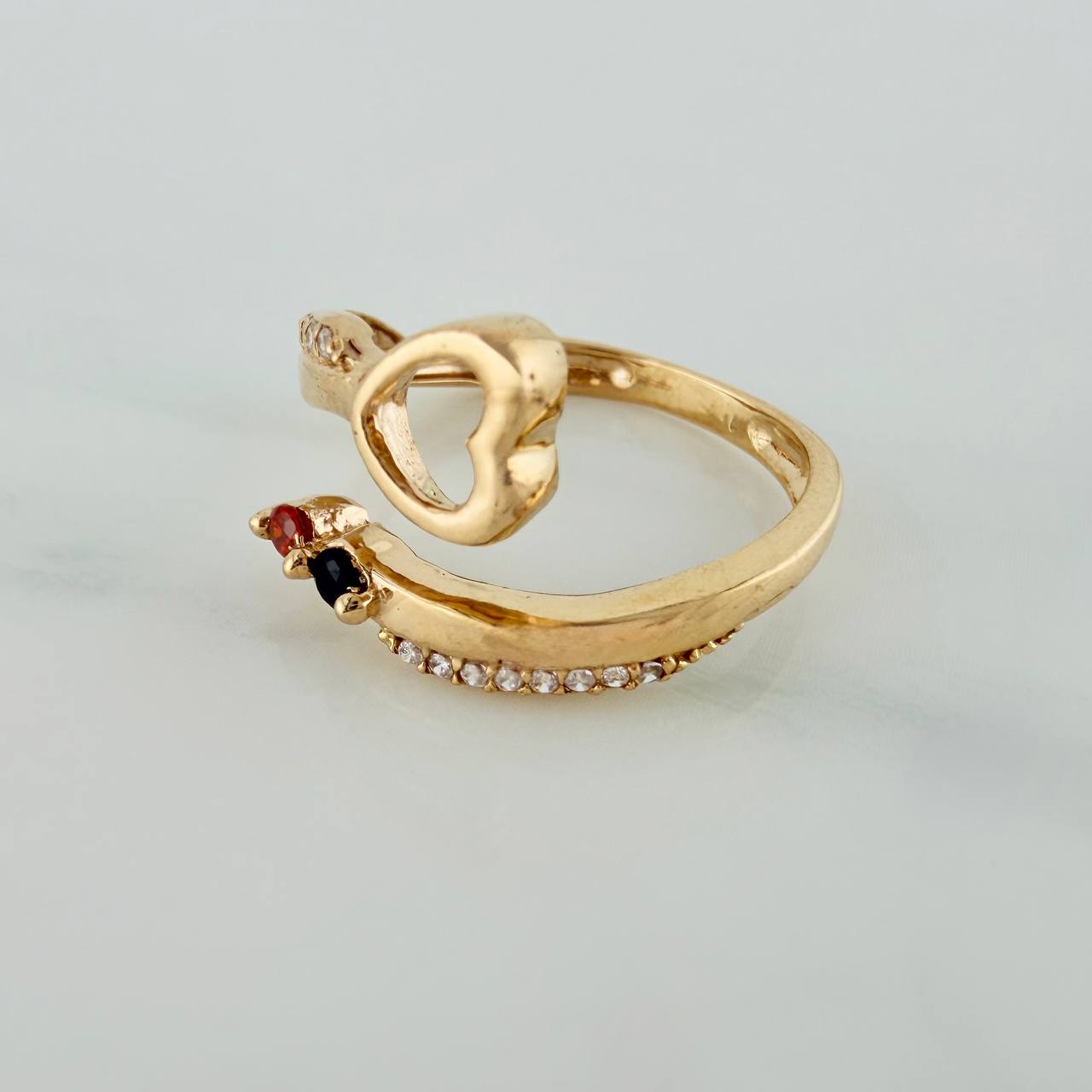Anillo Abrazo Corazon 2.5gr / T6 1/2 / Oro Amarillo 18K $