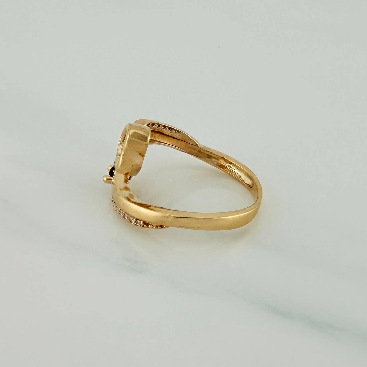 Anillo Abrazo Corazon 2.5gr / T6 1/2 / Oro Amarillo 18K $
