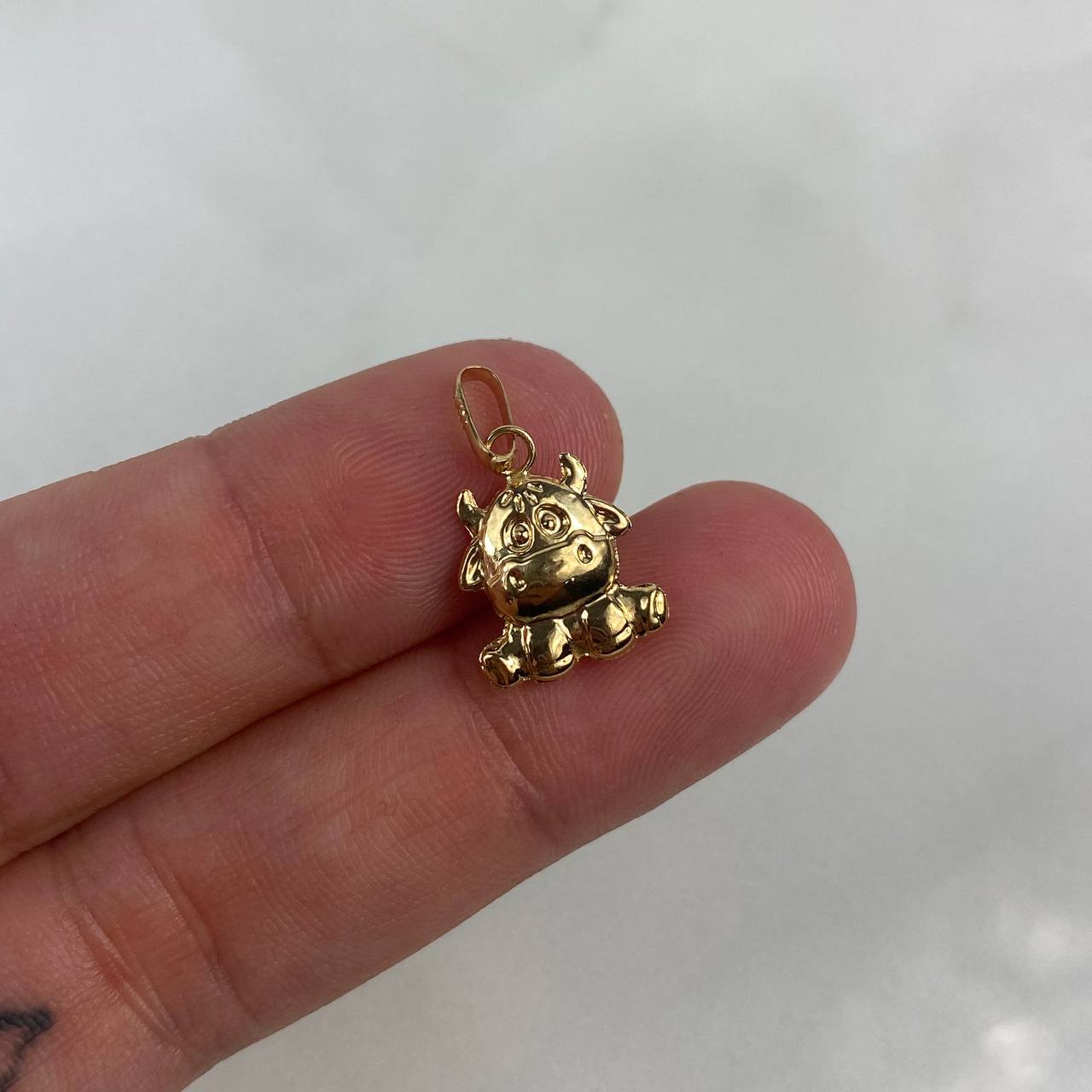 Pendant Cow 0.7gr / 2cm Stamped Yellow Gold