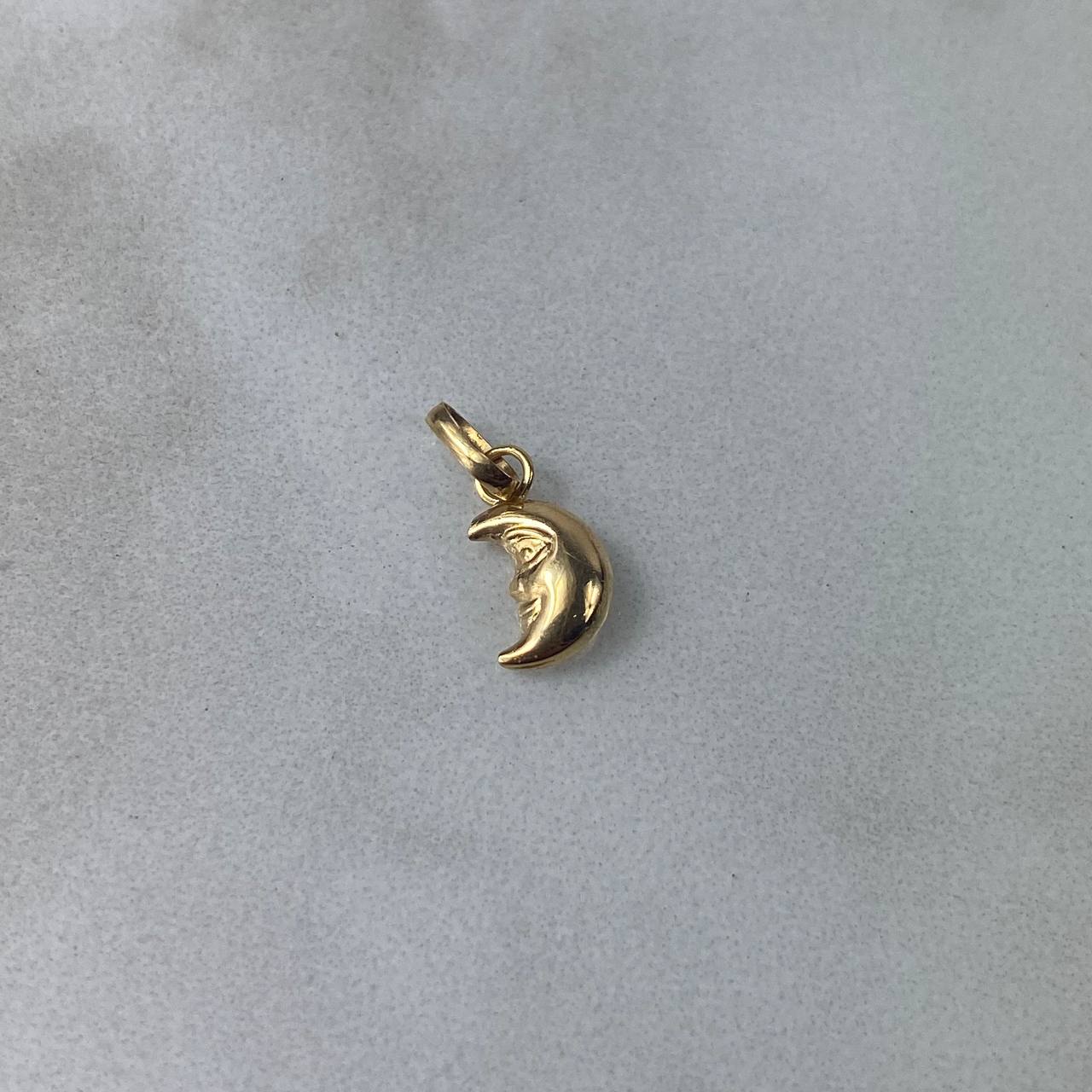 Pendant Crescent Moon 0.35gr / 1.5cm Stamped Yellow Gold