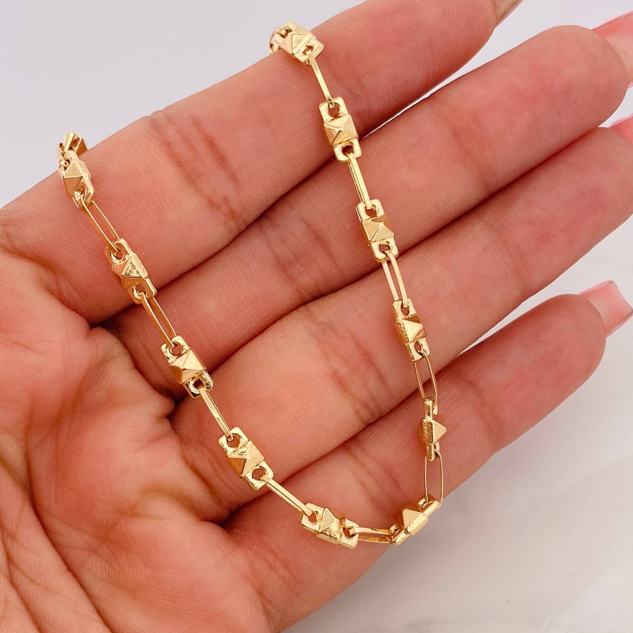 Cadena Rustico Rombo 9.6g / 24 in / 4.28mm Oro Amarillo 18K