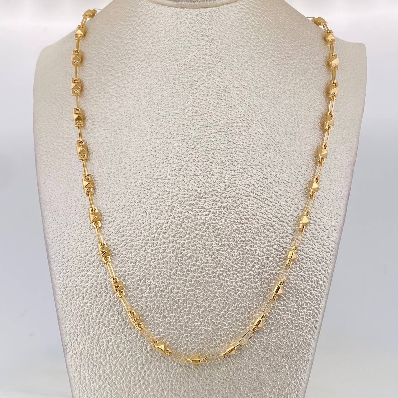 Cadena Rustico Rombo 9.6g / 24 in / 4.28mm Oro Amarillo 18K