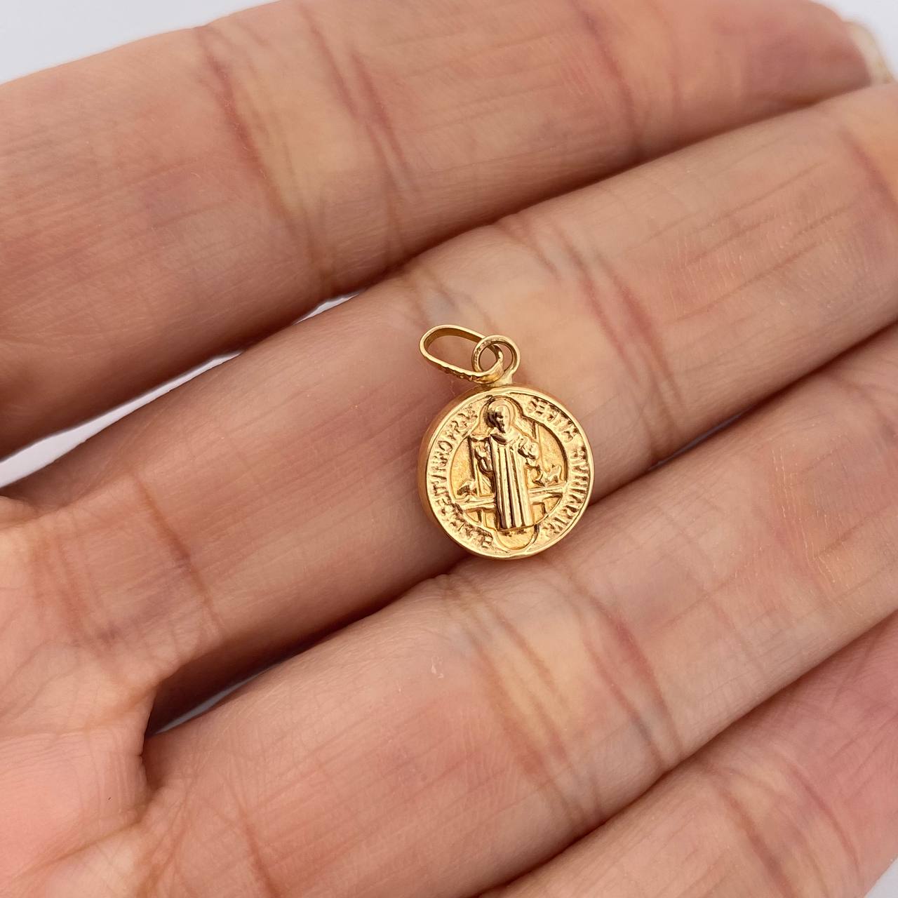 Dije San Benito 0.65gr / 3/4 in / Oro Amarillo 18K $