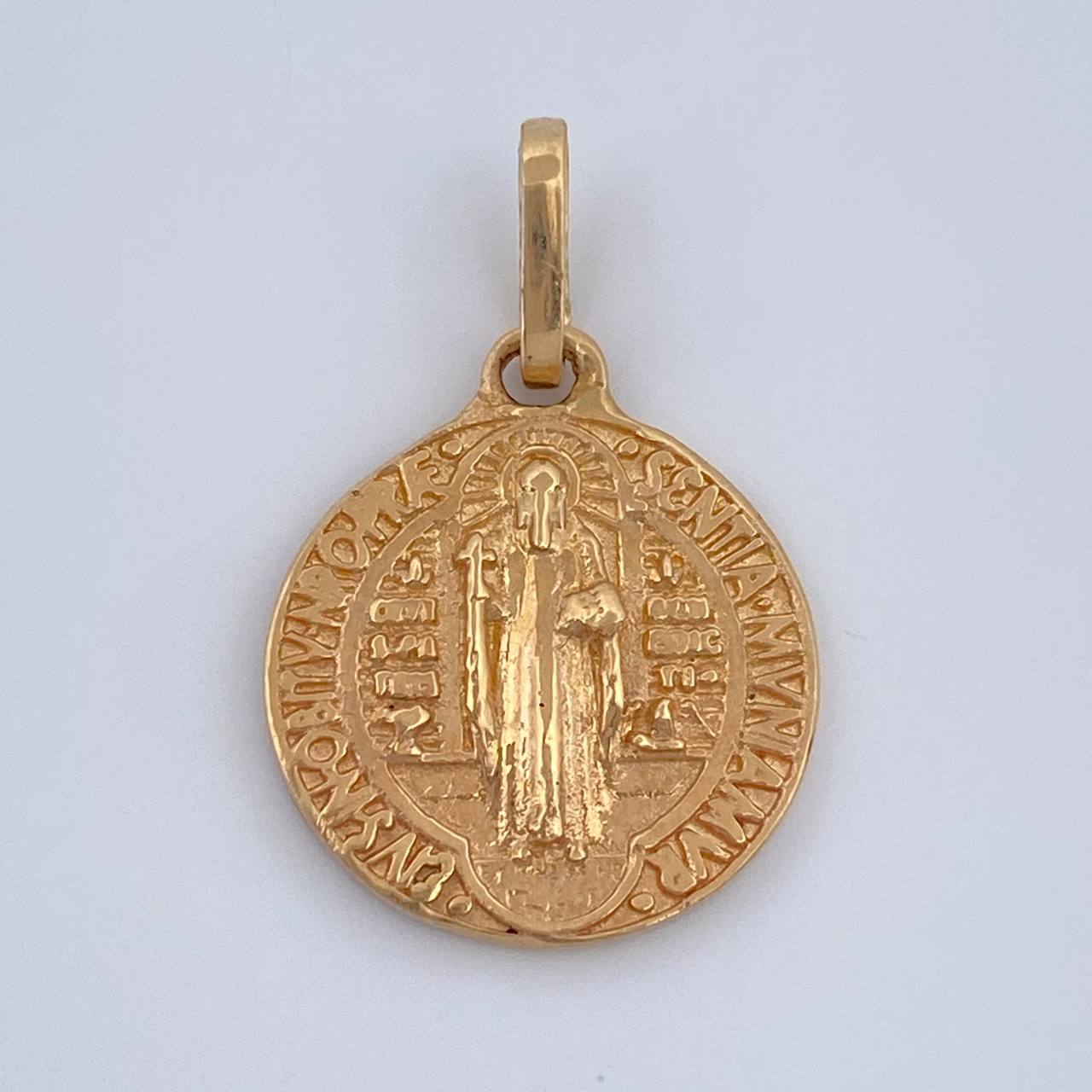 Dije San Benito 2.7gr / 3/4 in / Oro Amarillo 18K $