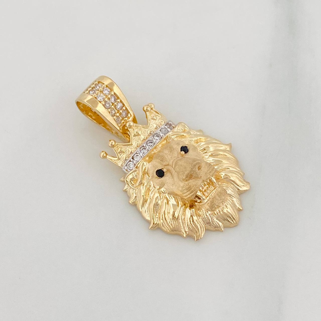 Lion Pendant Crown 3.5g / 1 1/4 in Two Yellow White 18K Golds