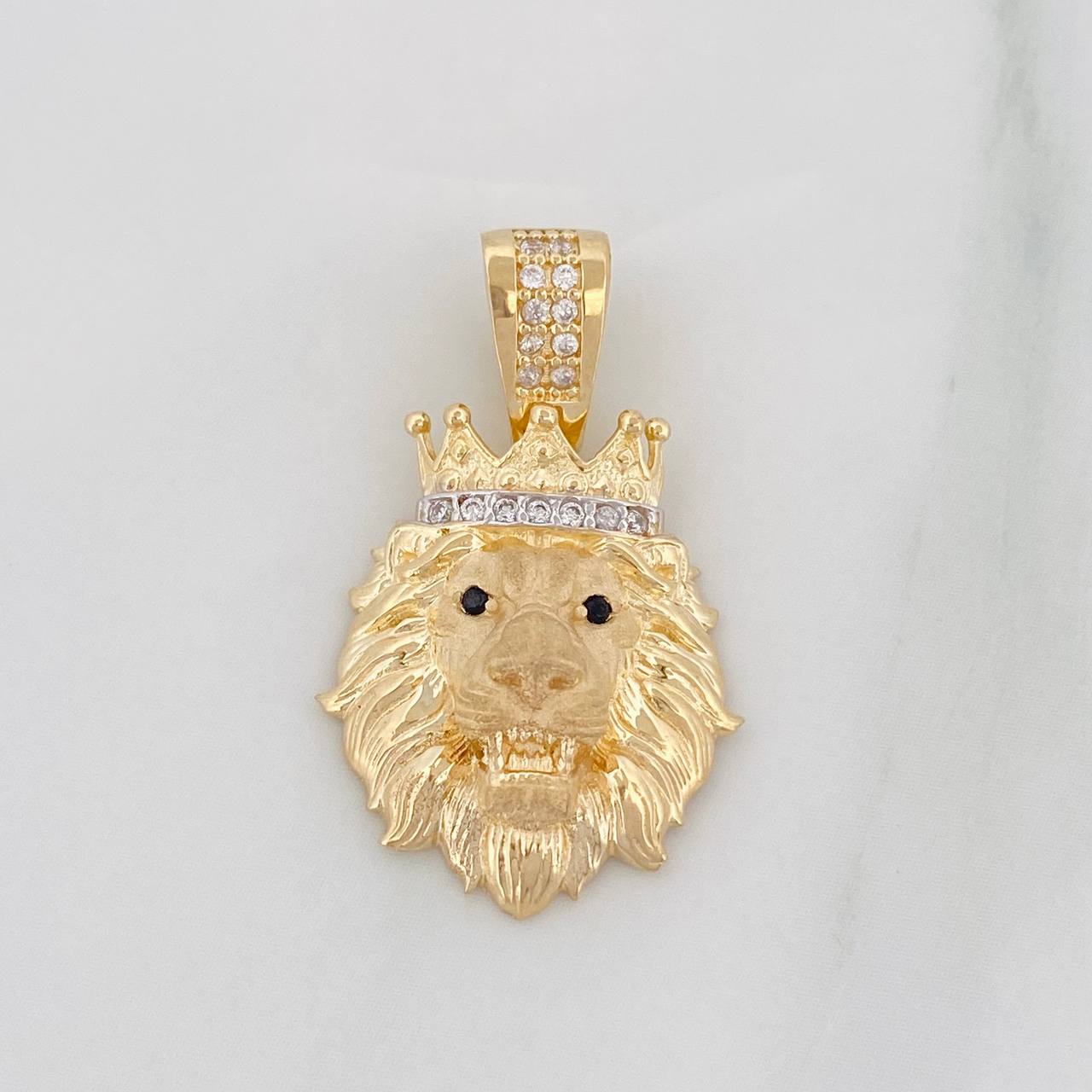 Lion Pendant Crown 3.5g / 1 1/4 in Two Yellow White 18K Golds
