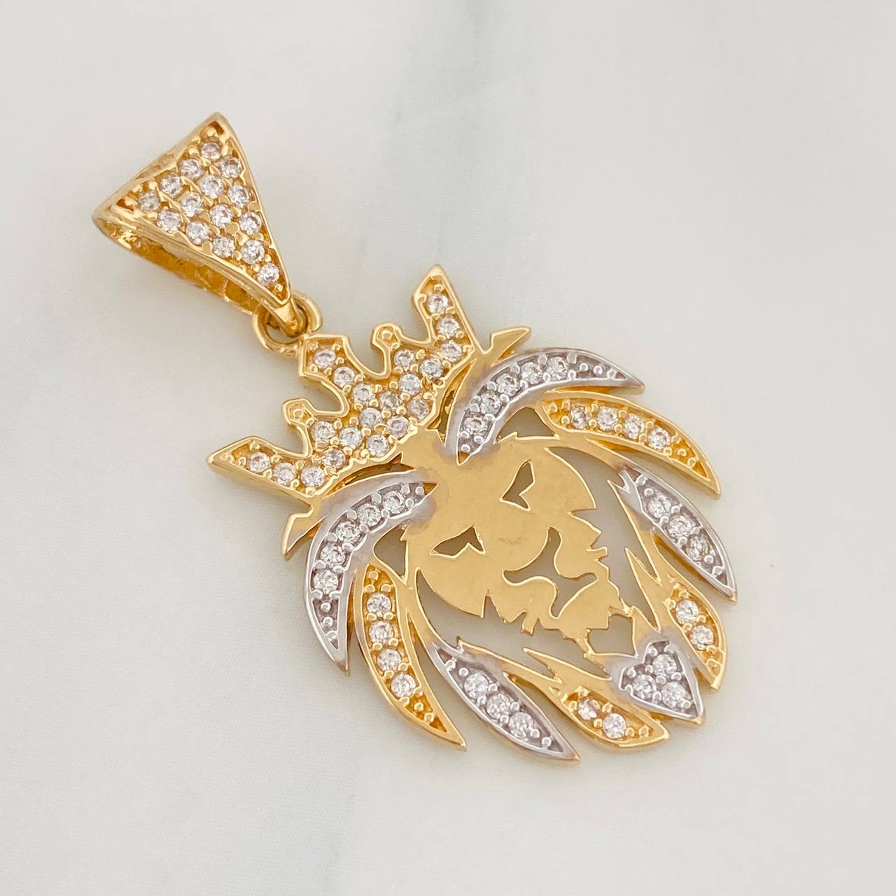 Lion Pendant 3.35g / 1 1/2 in Two Yellow White 18K Golds