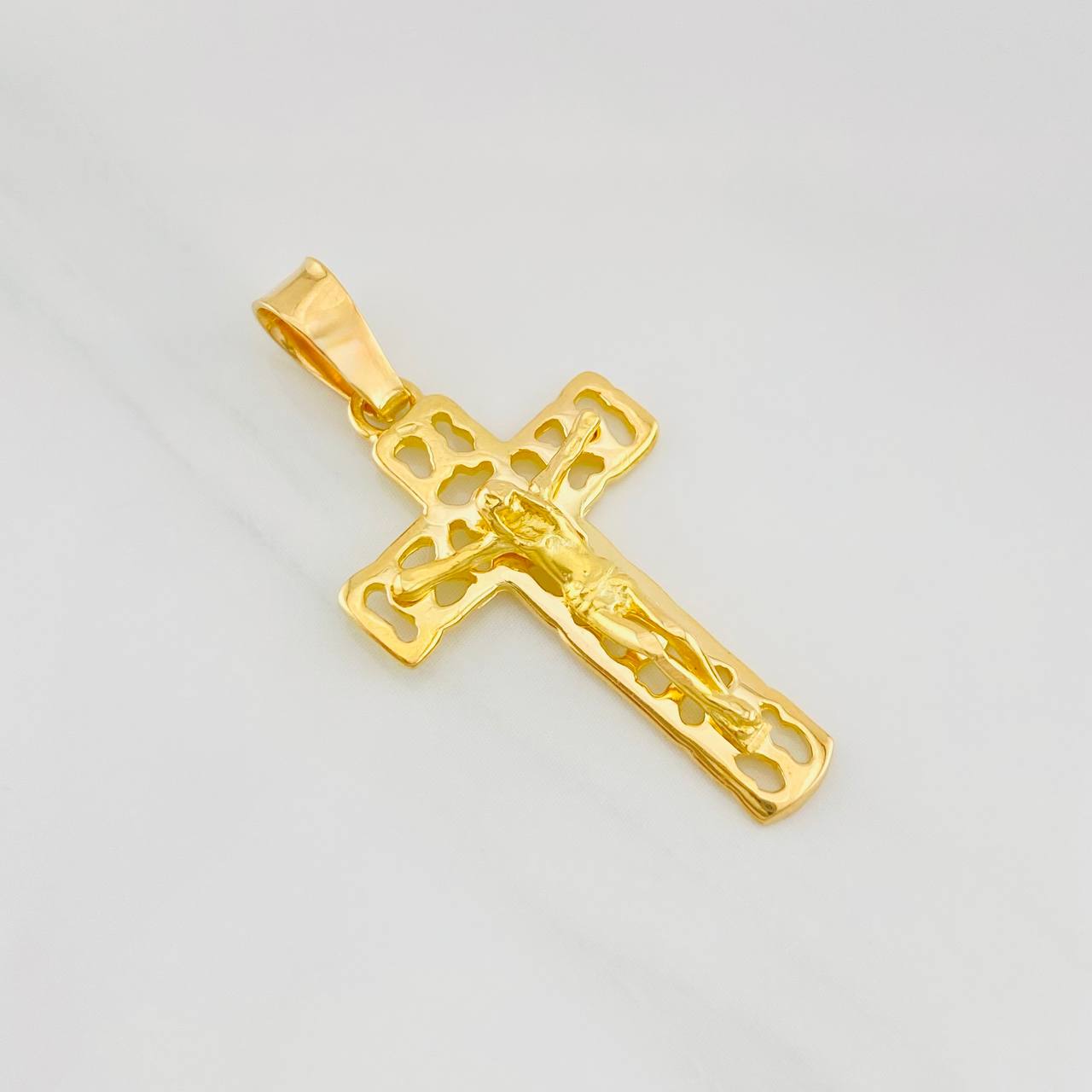 Dije Cruz Cristo 2.95g / 1 1/2 in Oro Amarillo 18K