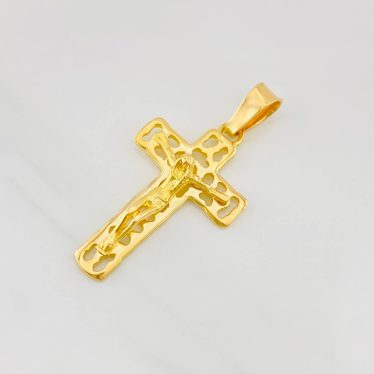Dije Cruz Cristo 2.95g / 1 1/2 in Oro Amarillo 18K