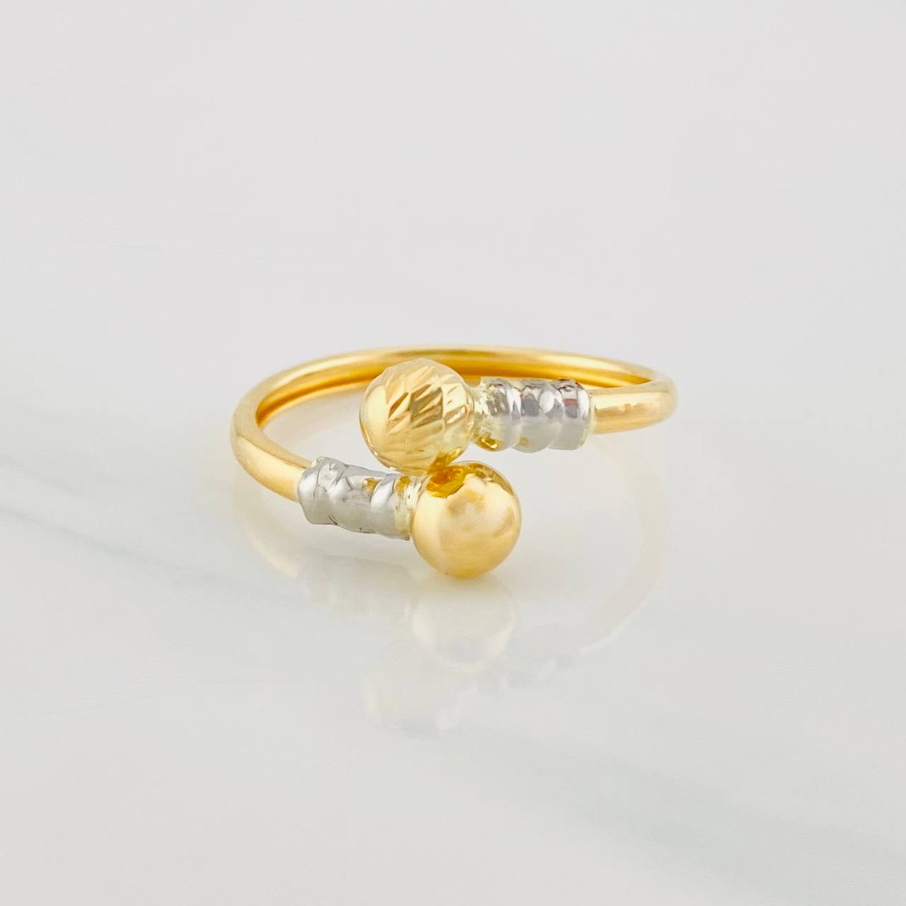 Anillo Tu y Yo 1.3g / T8 3/4 Dos Oros Amarillo Blanco 18K