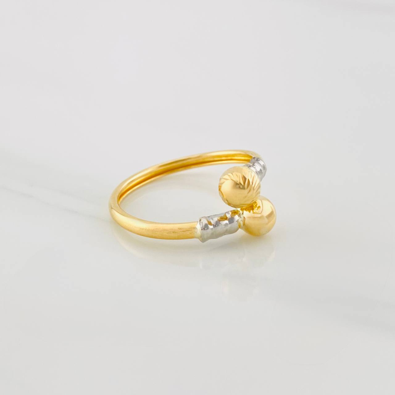 Anillo Tu y Yo 1.3g / T8 3/4 Dos Oros Amarillo Blanco 18K