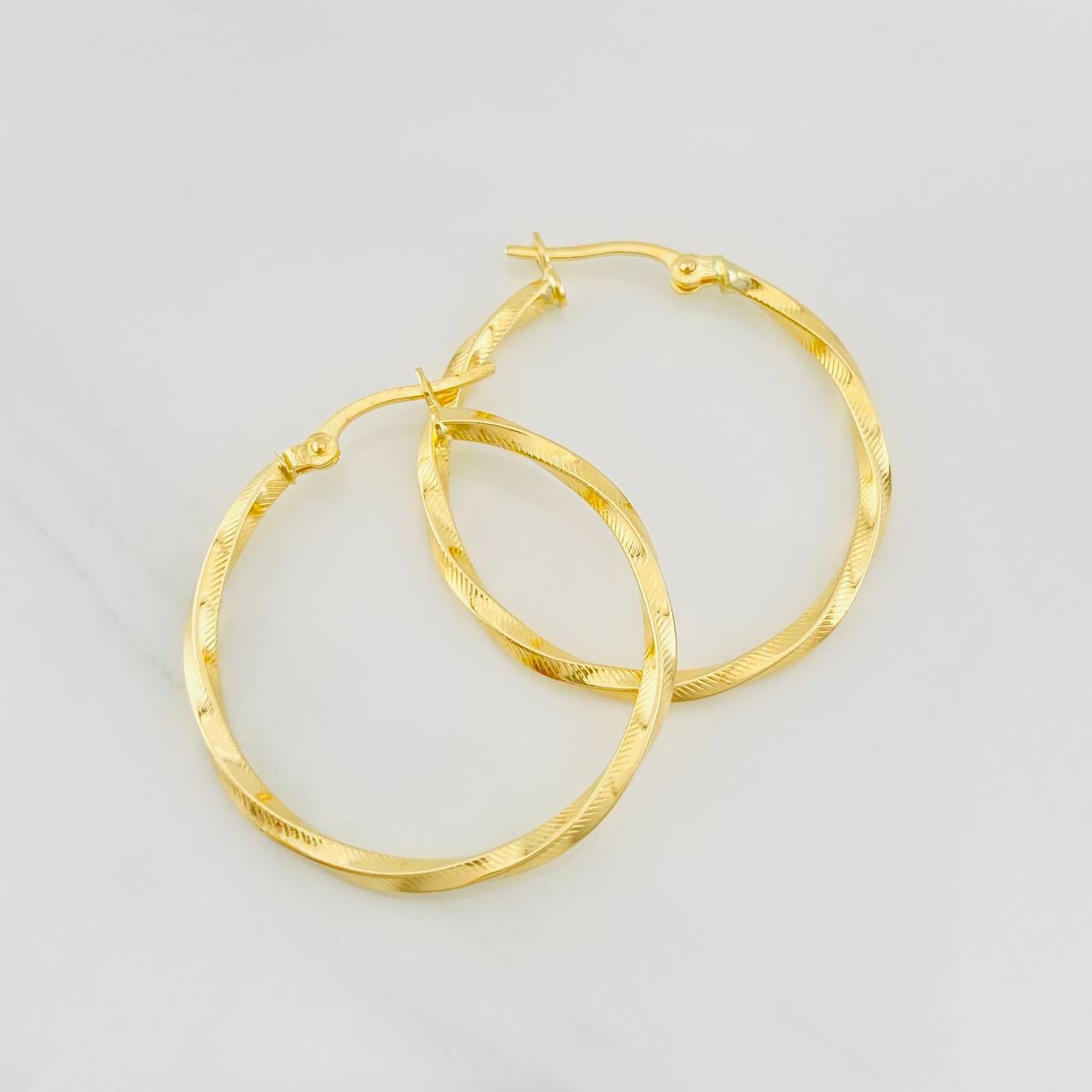 Candongas Siena 1.7g / 1 1/4 in Oro Amarillo 18K