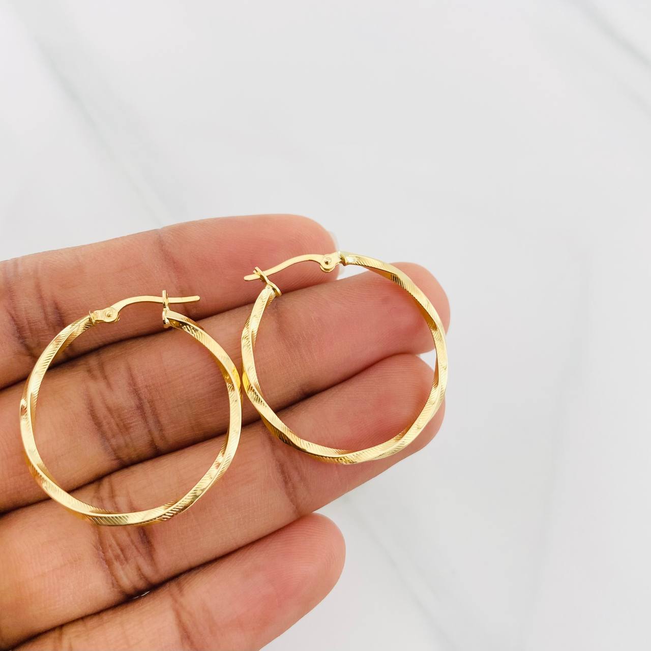 Candongas Siena 1.7g / 1 1/4 in Oro Amarillo 18K
