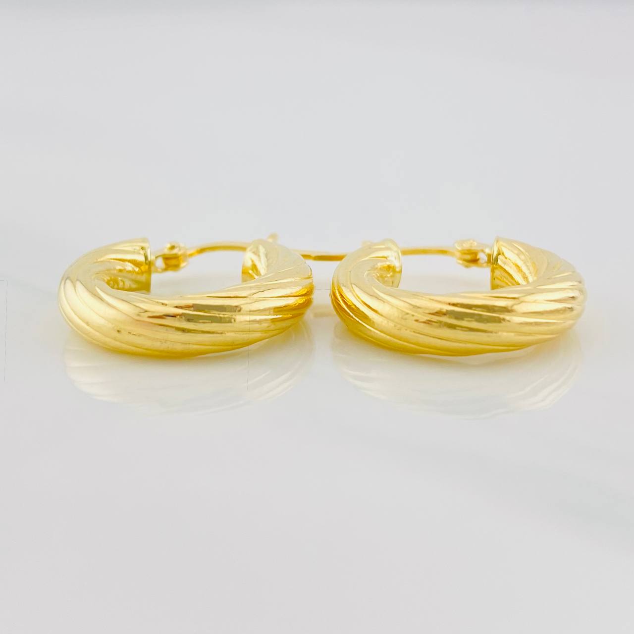 Candongas Mary 2.55g / 3/4 in Oro Amarillo 18K