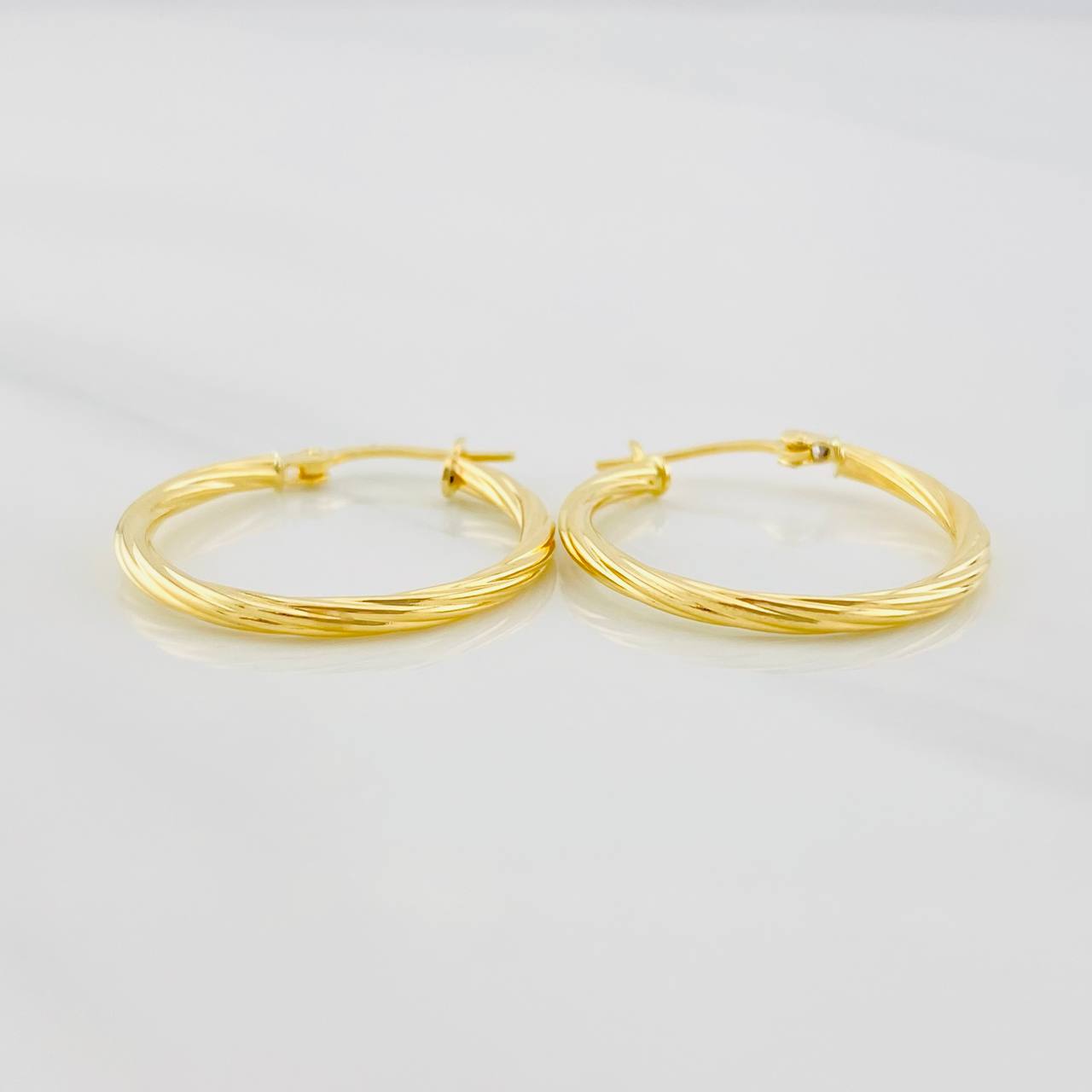 Candongas Mary 1.45g / 1 in Oro Amarillo 18K