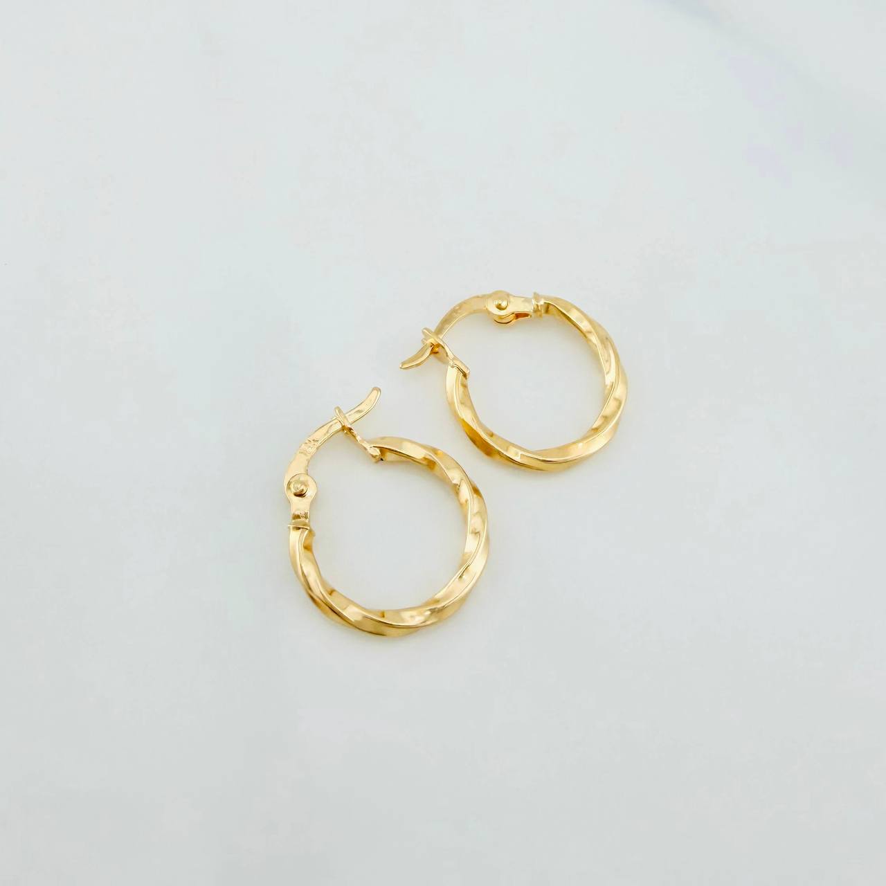 Candongas Kari 0.85 g / 1/2 in Oro Amarillo 18K