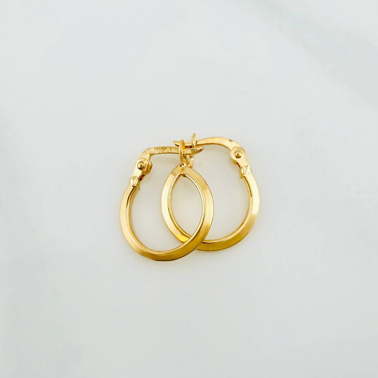 Candongas Clau 0.8 g / 1/2 in Oro Amarillo 18K