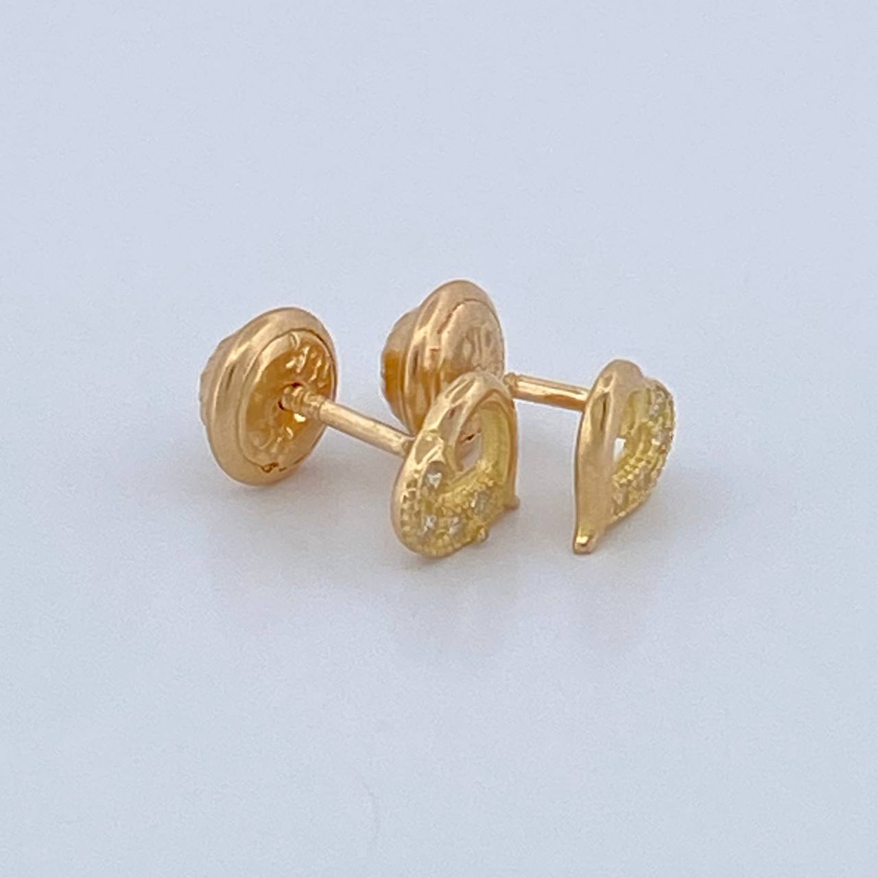 Heart Silhouette Stud Earrings 0.8gr / 5.99mm 18K Yellow Gold &