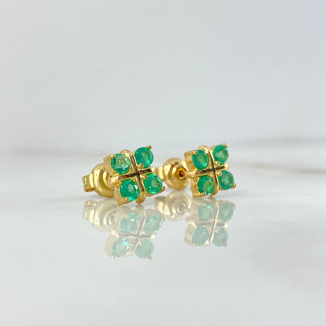 Stud Earrings Flower Gift 2.85gr / 0.8cm / Emeralds 70pts Lobster Claw Yellow Gold Butterfly (Jewel) *