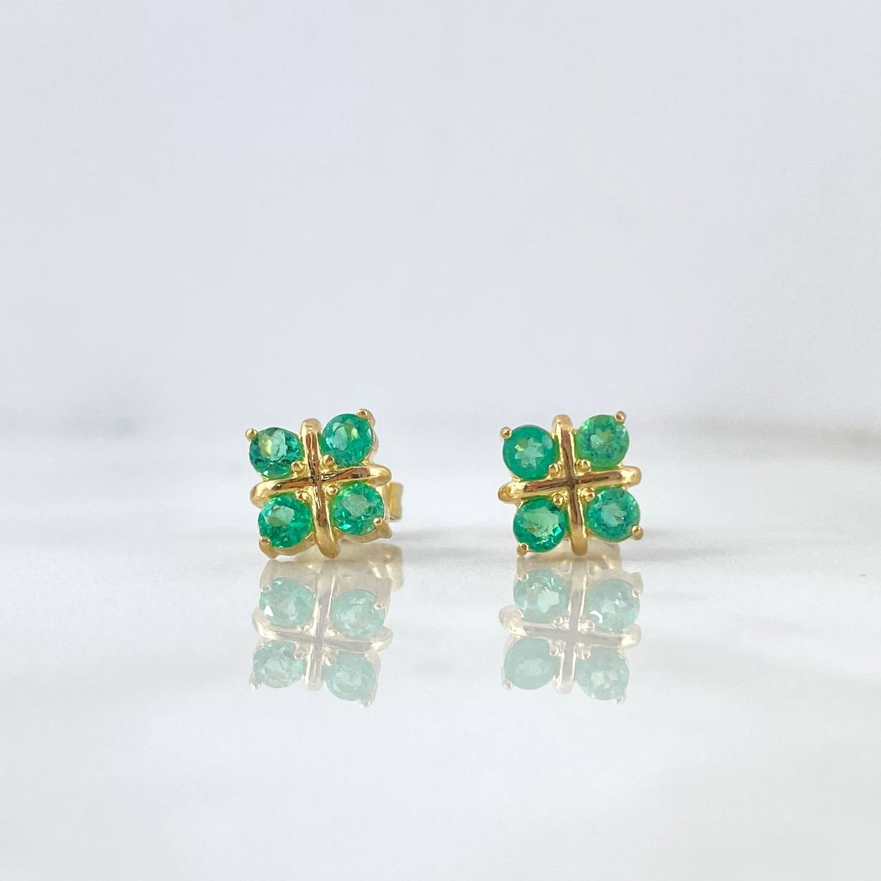 Stud Earrings Flower Gift 2.85gr / 0.8cm / Emeralds 70pts Lobster Claw Yellow Gold Butterfly (Jewel) *
