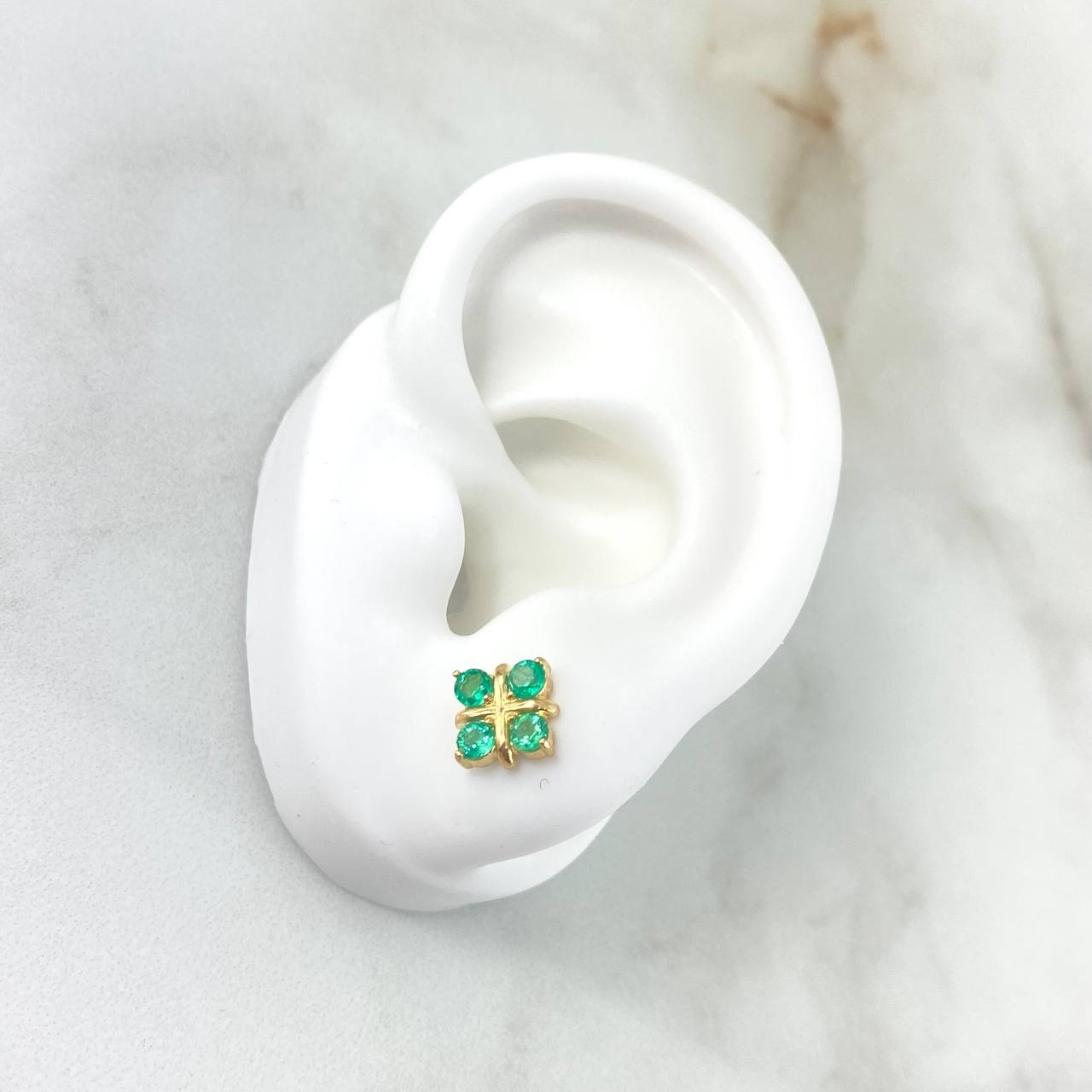 Stud Earrings Flower Gift 2.85gr / 0.8cm / Emeralds 70pts Lobster Claw Yellow Gold Butterfly (Jewel) *