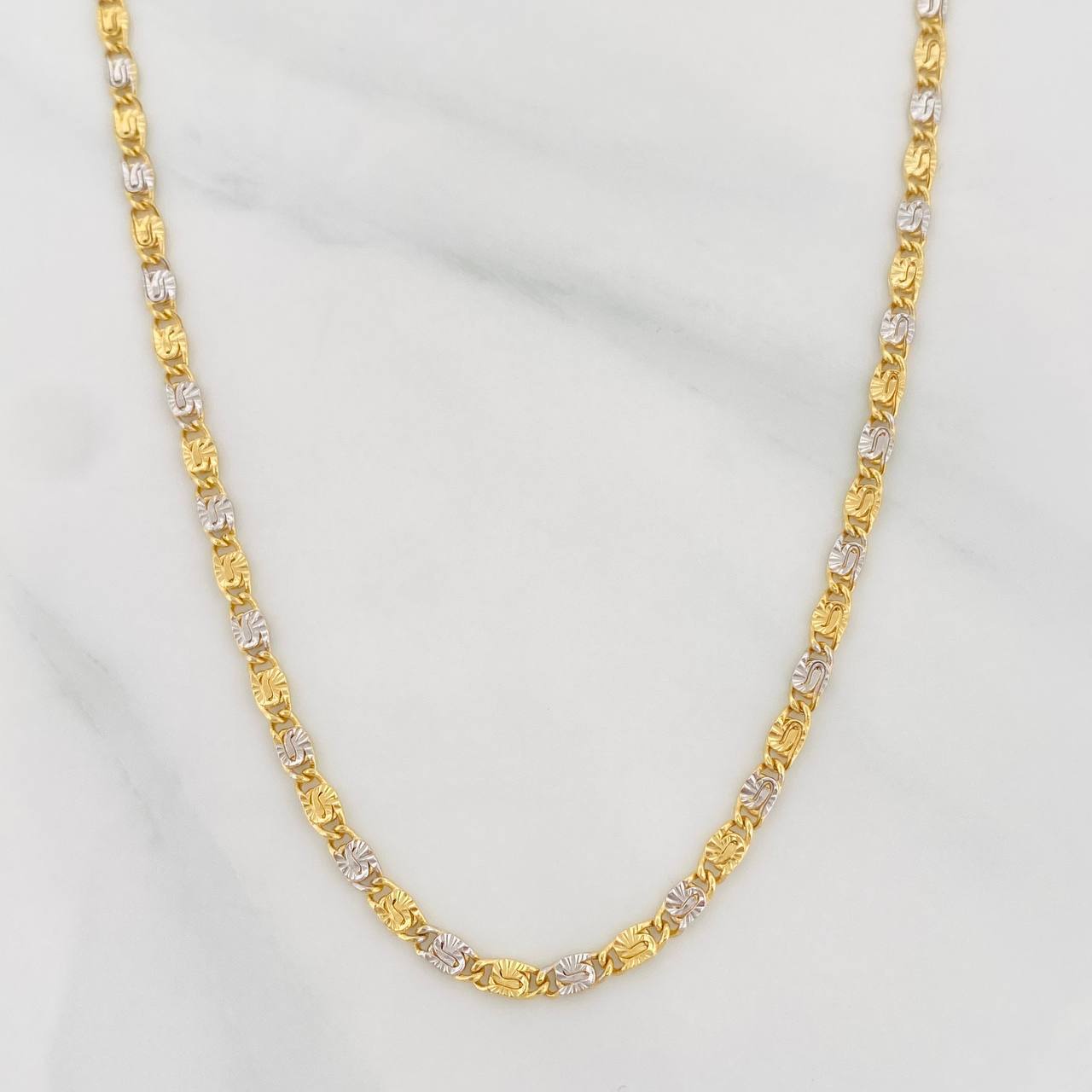 Flat Mariner Chain 4.25g / 24 in / 2.44mm Two-Tone Yellow White 18K