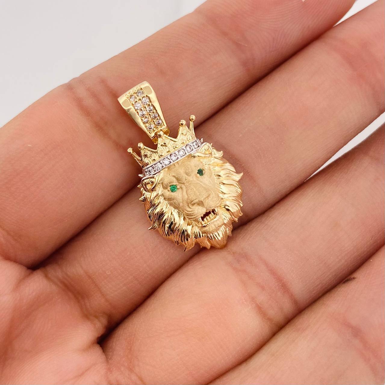 Lion Pendant 3.35g / 3/4 in Two-Tone Yellow White Gold 18K