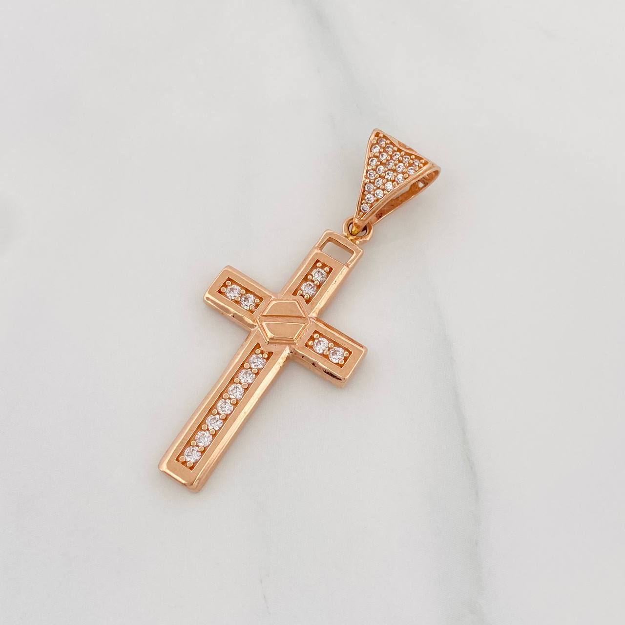 Dije Cruz 4.35g / 1 1/2 in Oro Rosa 18K